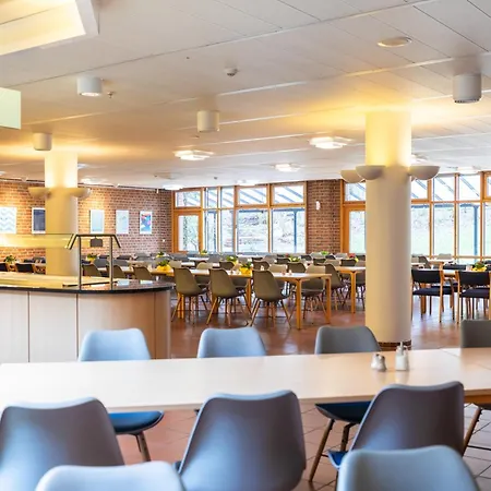 Garner - Akademie Hotel 2*